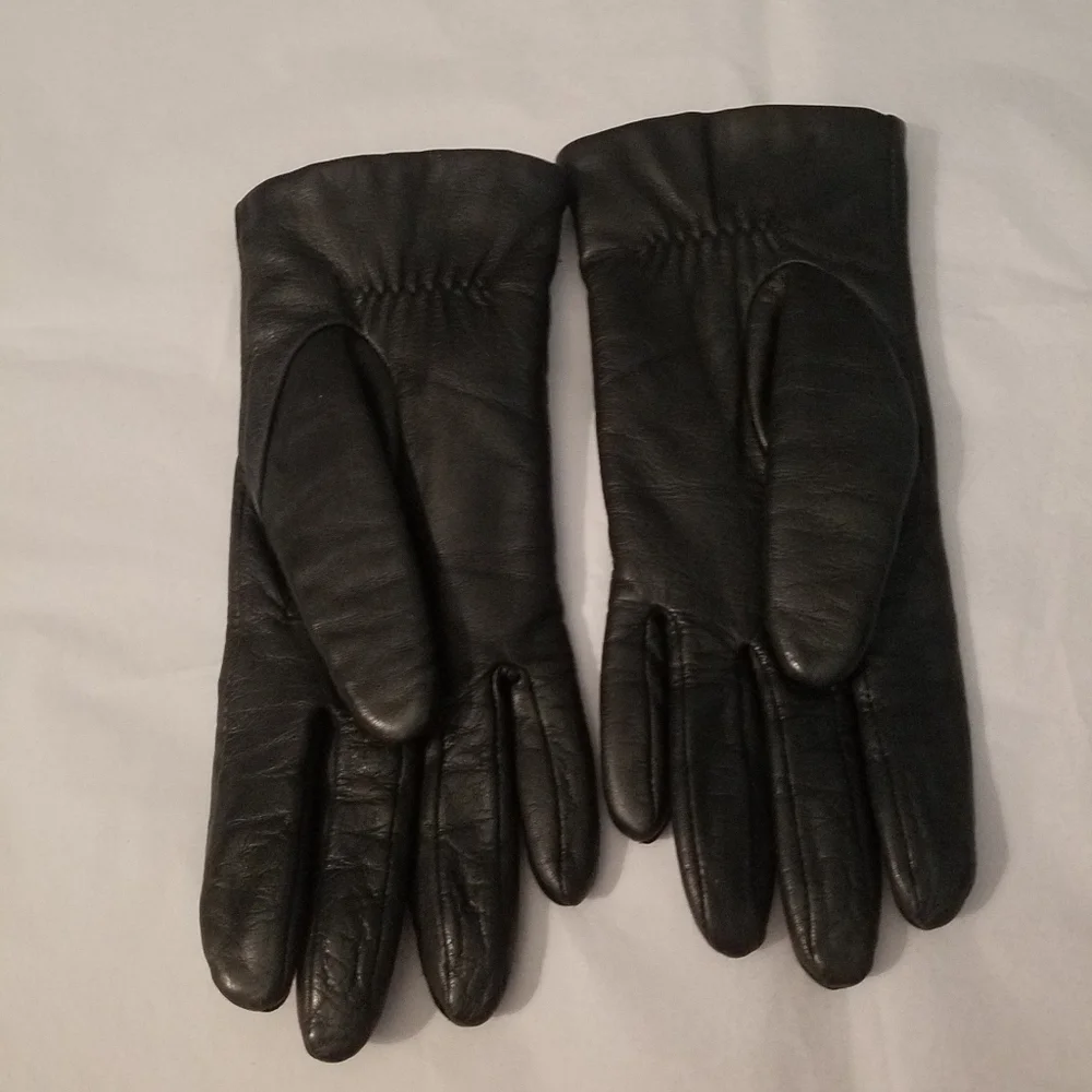 Genuine black leather gloves size 7.5